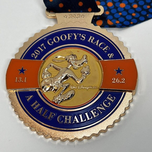 2017 Run Disney Walt Disney World Goofy Race and a Half Challenge Medal - Picture 1 of 7